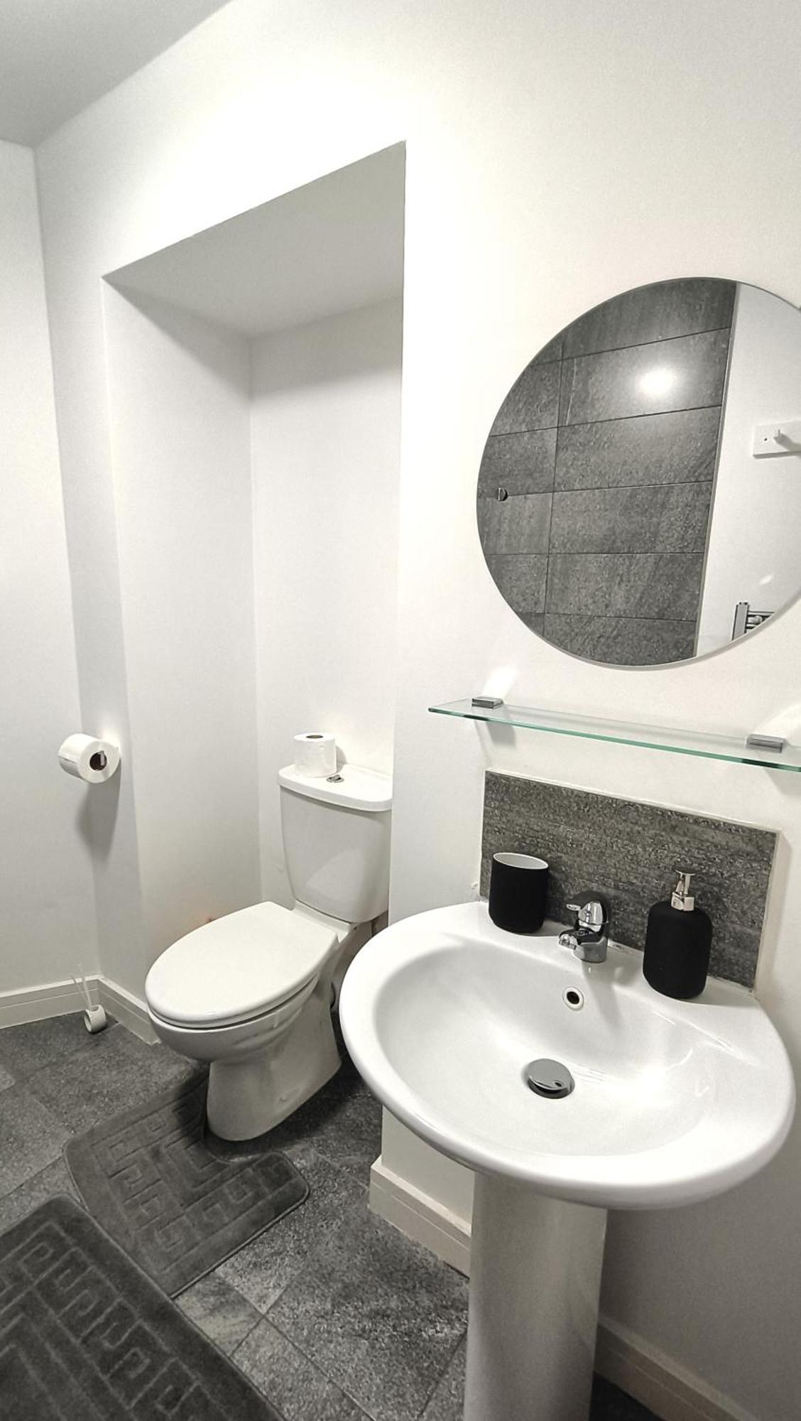Ideal For Groups - Modern 2 Bedroom Apartment - Free Parking, Transit Links, Close To Stadiums Manchester Exterior foto
